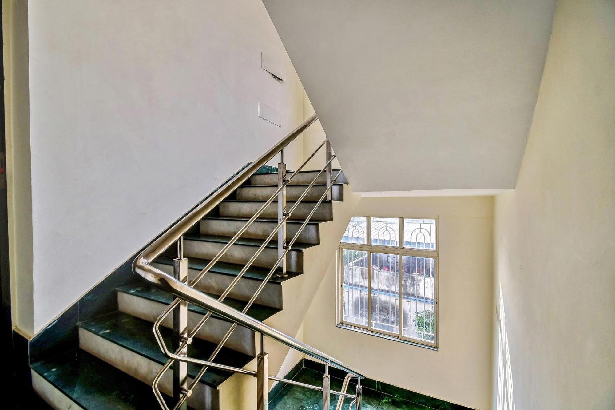 Capital O Kabita Guest House Near Acropolis Mall كولكاتا المظهر الخارجي الصورة