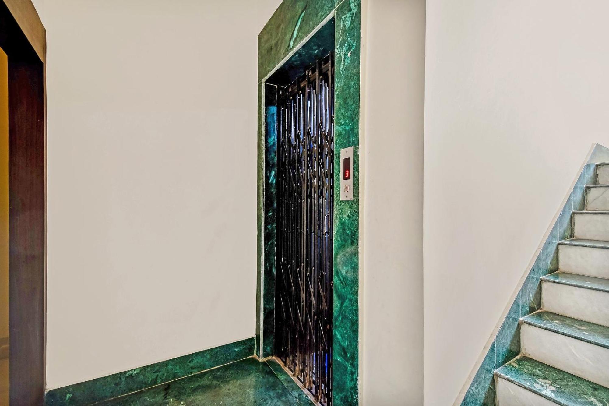 Capital O Kabita Guest House Near Acropolis Mall كولكاتا المظهر الخارجي الصورة