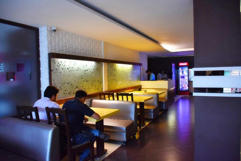 Capital O Kabita Guest House Near Acropolis Mall كولكاتا المظهر الخارجي الصورة