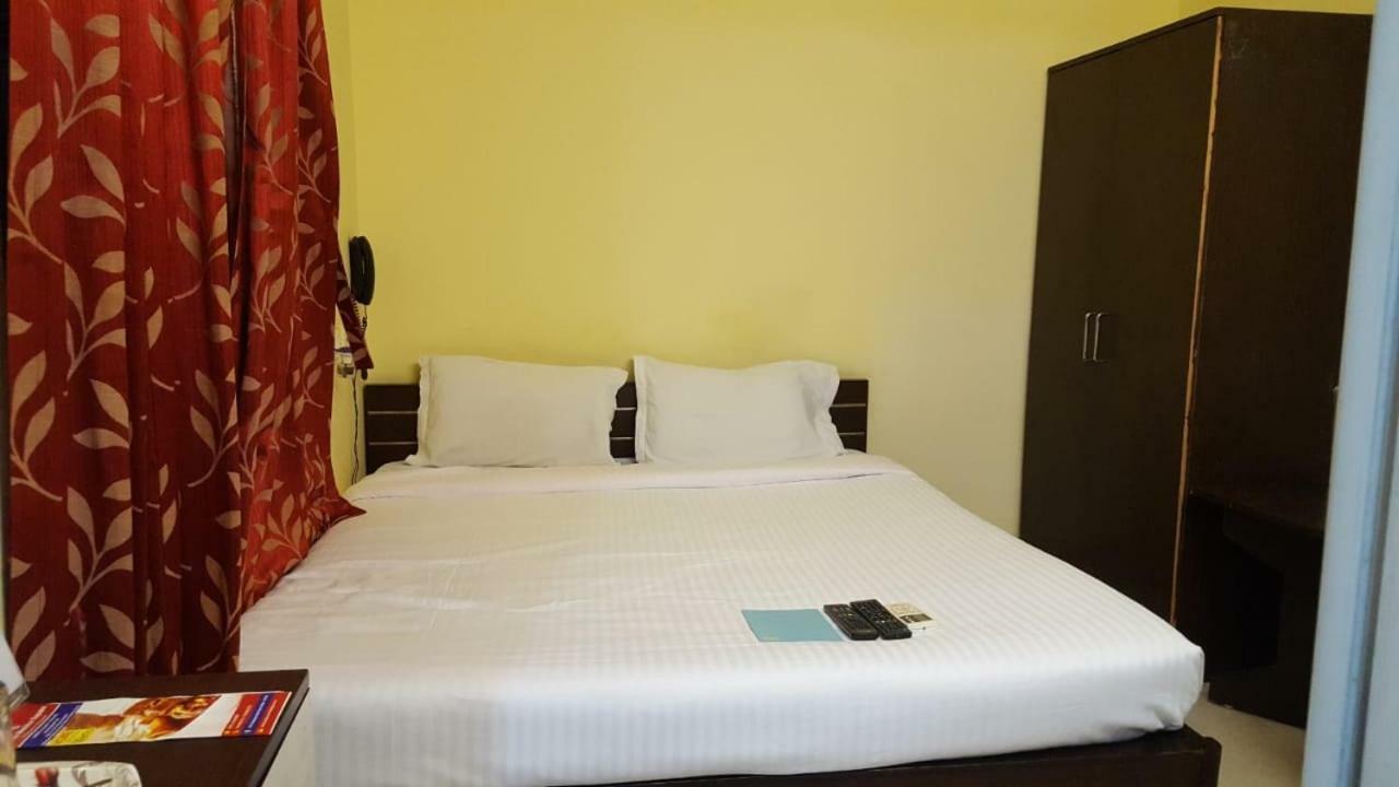 Capital O Kabita Guest House Near Acropolis Mall كولكاتا المظهر الخارجي الصورة